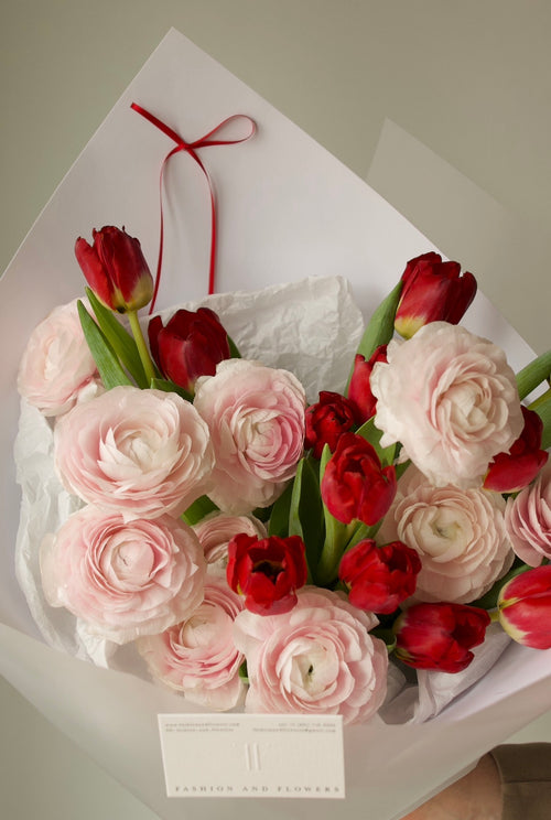 Blush & Scarlet Bouquet