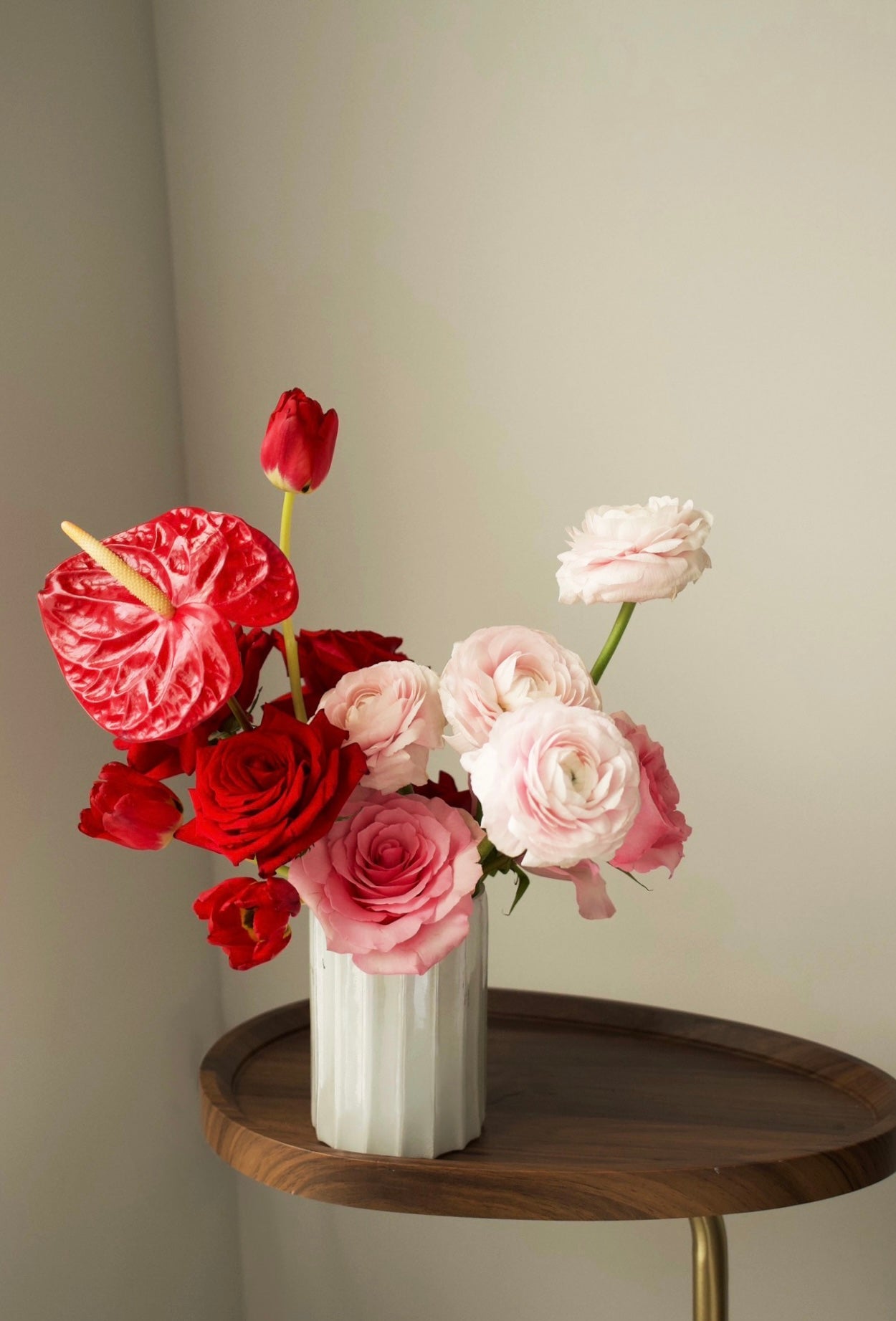 LOVE Contrast Bouquet