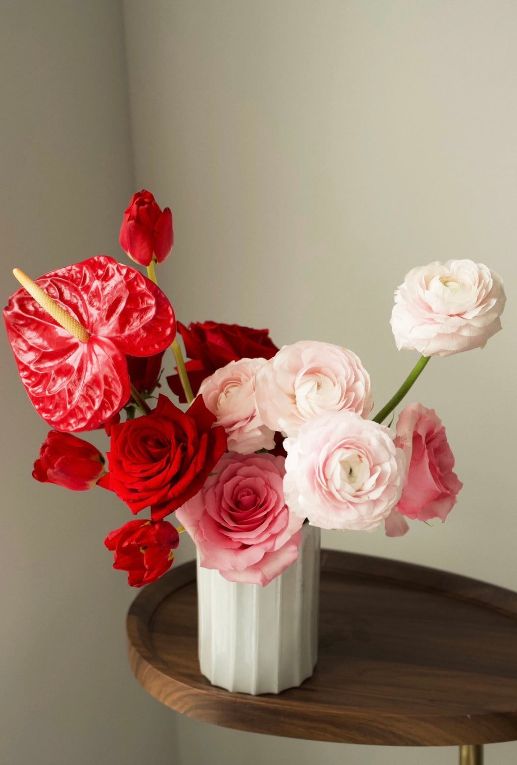 LOVE Contrast Bouquet